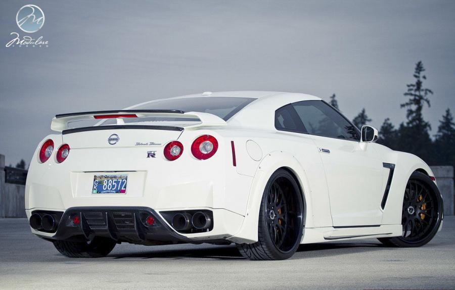  Nissan GT-R by Wald and Modulare Wheels 2014 года  (фото 13 из 17)